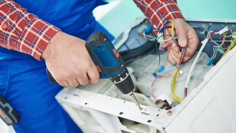 Şehzadeler Tcl Tcl çamaşır makinesi kart tamiri – Su almama arızası orijinal parça ile giderildi. - Teknik servis örneği
